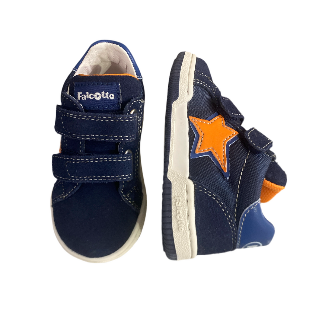 Sneakers primi passi blu per bambini con chiusura a strappo e stella arancione laterale