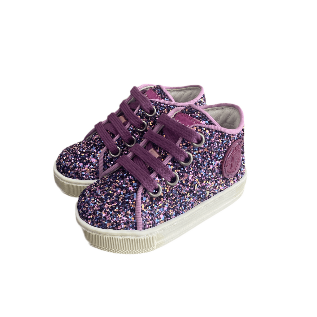 Scarpe primi passi bambina glitterate viola con lacci e suola bianca