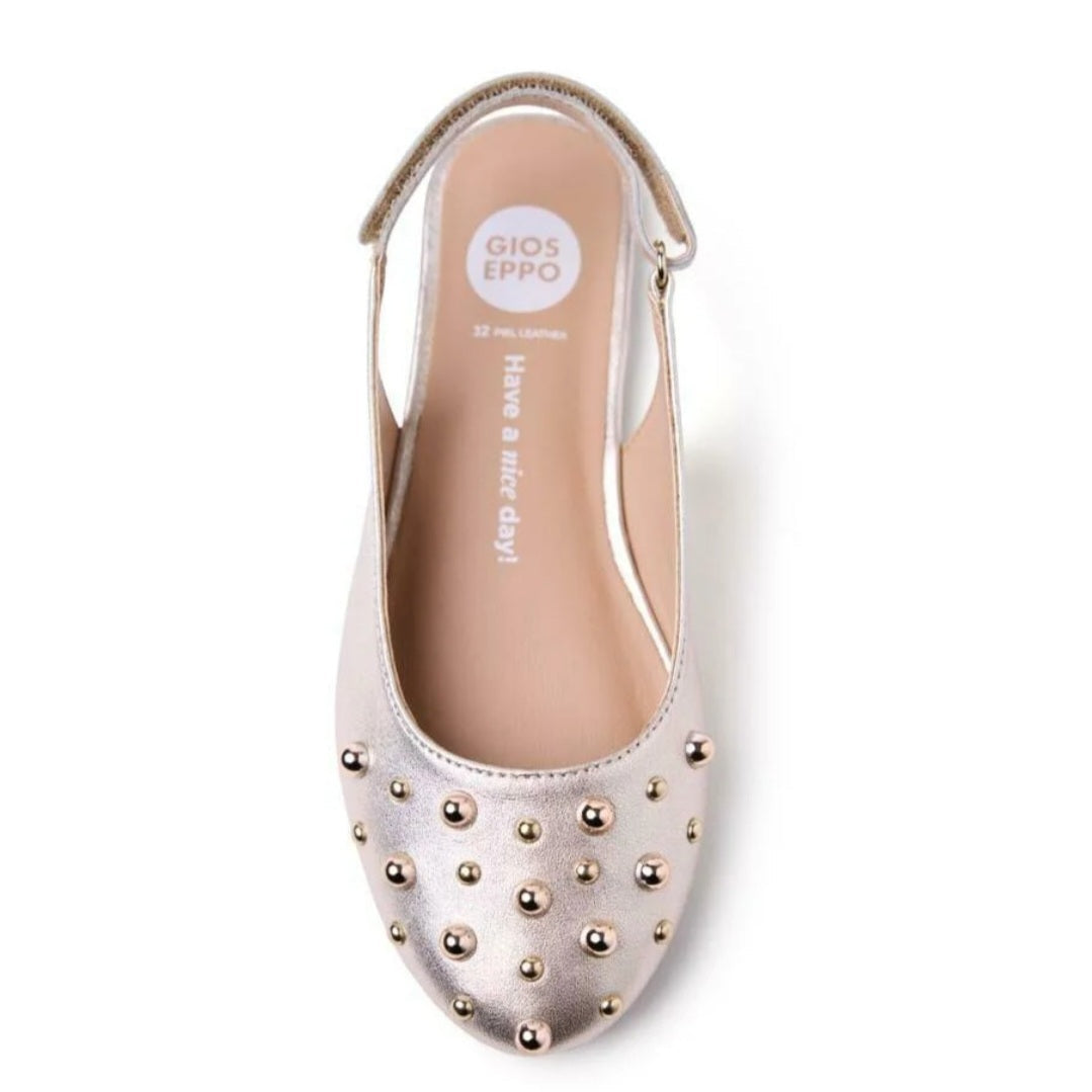Dettaglio borchie decorative ballerine Gioseppo Namanye per bambina
