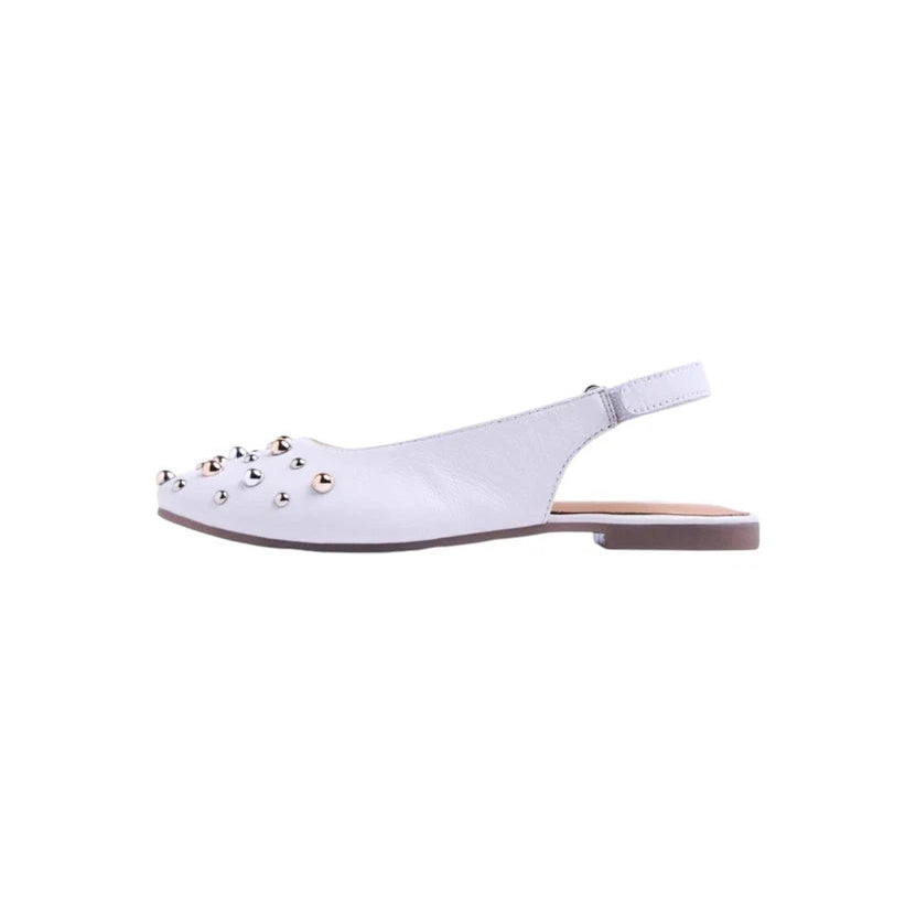 Dettaglio borchie decorative ballerine Gioseppo Namanye per bambina