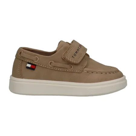 Dettaglio mocassini Tommy Hilfiger chiusura velcro bambino