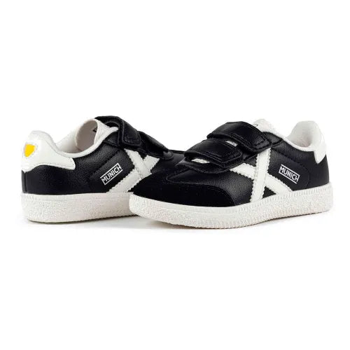 Sneakers Munich Mini Astro Velcro bambino nere con chiusura a strappo e dettagli bianchi 